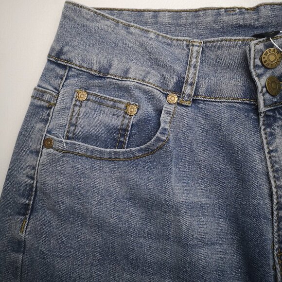 NWT NV Felix Ladies Size Large Lighter Wash Flare Leg Blue Jeans - Picture 4 of 14